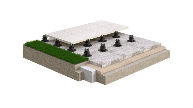 Sección de terraza con suelo técnico sobre plots soporte regulables y baldosas