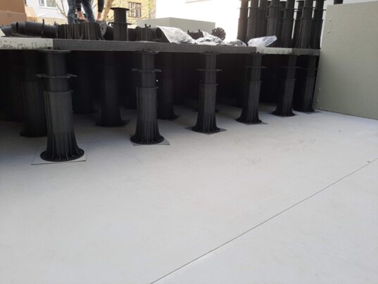 Foto de una terraza ventilada impermeabilización protección 4