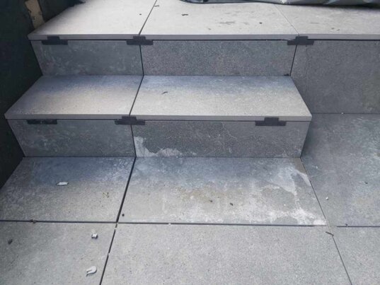 Escaleras ventiladas para terrazas con cerramiento vertical para terrazas 1