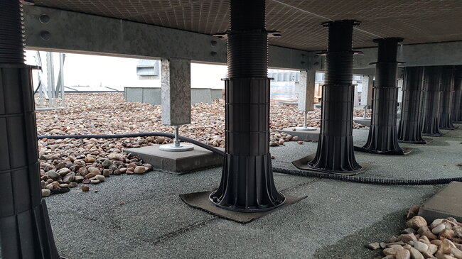 Soportes de terraza regulables de goma SBR bajo la estructura del suelo elevado