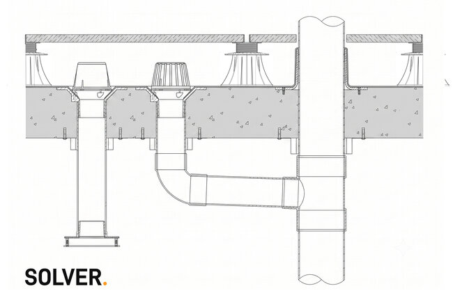 Plano de sección técnica y arquitectónica que muestra soportes de terraza elevados, desagües de cubierta e integración del drenaje de tuberías bajo el suelo elevado de la terraza de SOLVER.